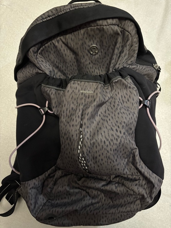 lululemon backpack black and grey Everywhere 22L Tech Canvas Exterior Padded Pocket Fits A 16 Laptop lululemon New Parent Backpack 17L